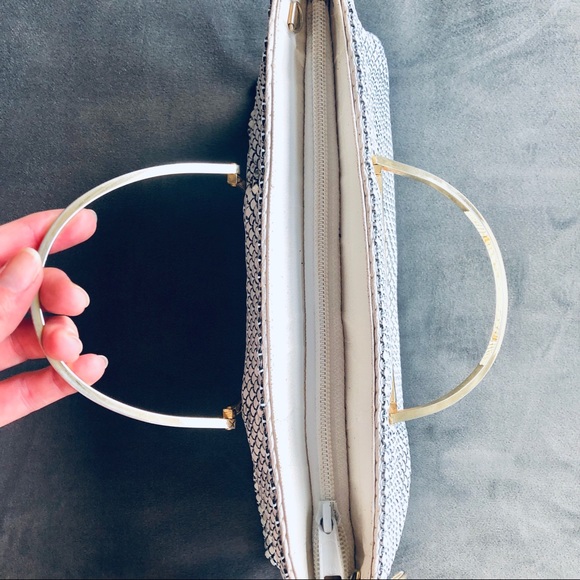 Vintage White Mesh purse - Picture 9 of 9